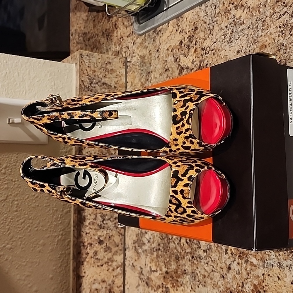 Shoes - Picture 2 of 4